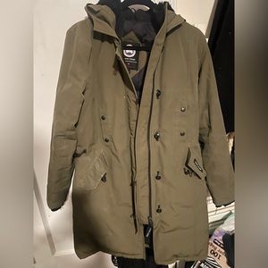 Women’s medium green Canada goose coat